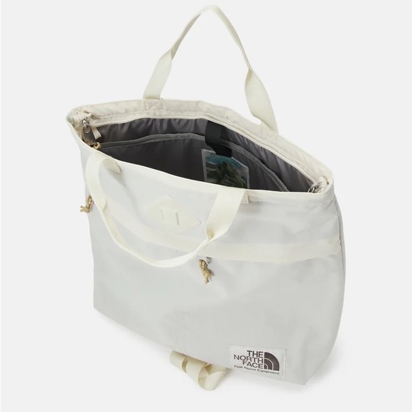✨SOLD ✨ North Face Berkeley Tote - vintage white - Picture 4 of 15